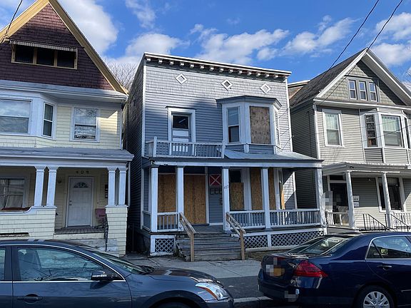 3rd image of 407 Hudson Ave #18