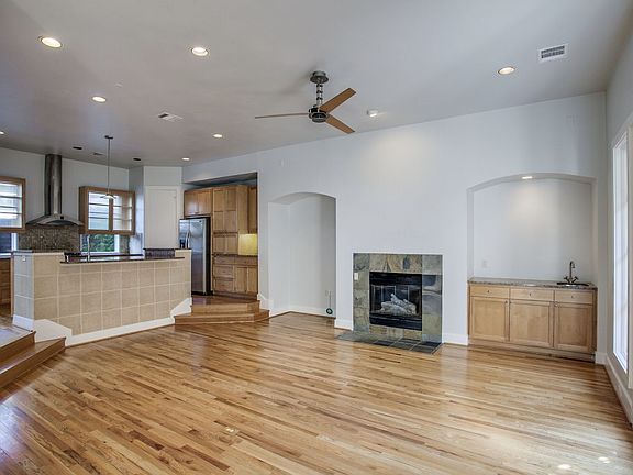 5th image of 3805 Holland Ave