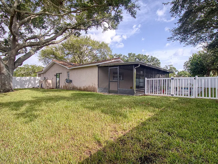 355 Laughing Gull Ln — Photo 26