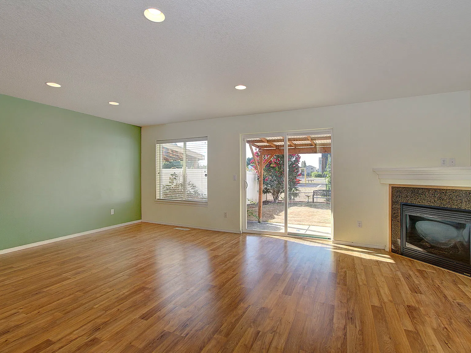 3 bed, 1493 sqft, $2,600 — Photo 4
