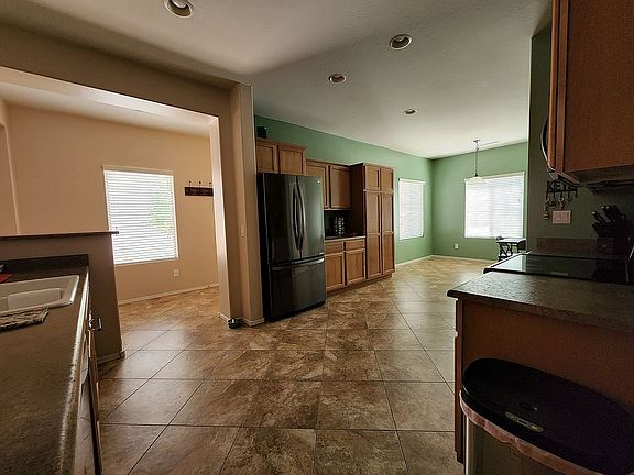 3rd image of 26072 W Yukon Dr