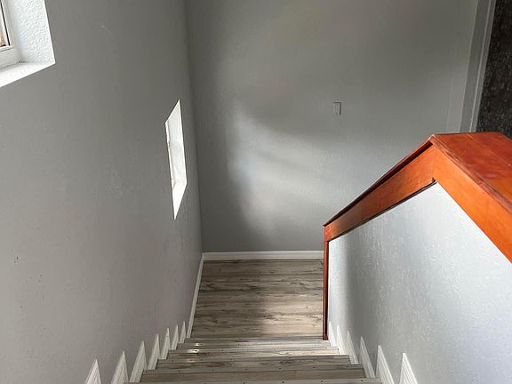 3rd image of 129 N Franklin St #129