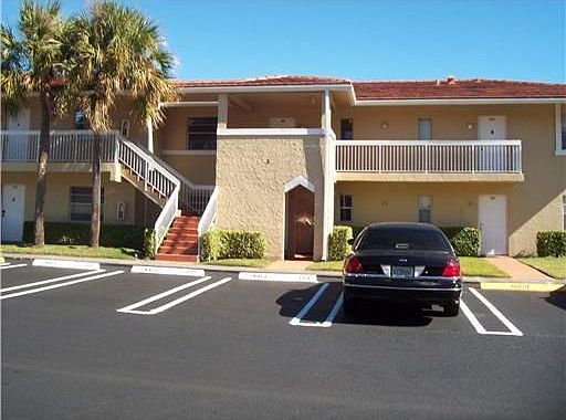 1st image of 905 Twin Lakes Dr