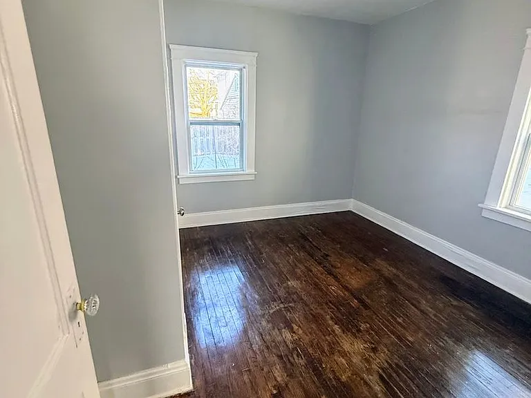 951 Royal Rd — Photo 39
