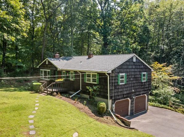 19 Riverford Road, Brookfield, CT 06804