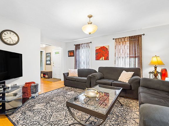 3rd image of 45 Braeburn Rd