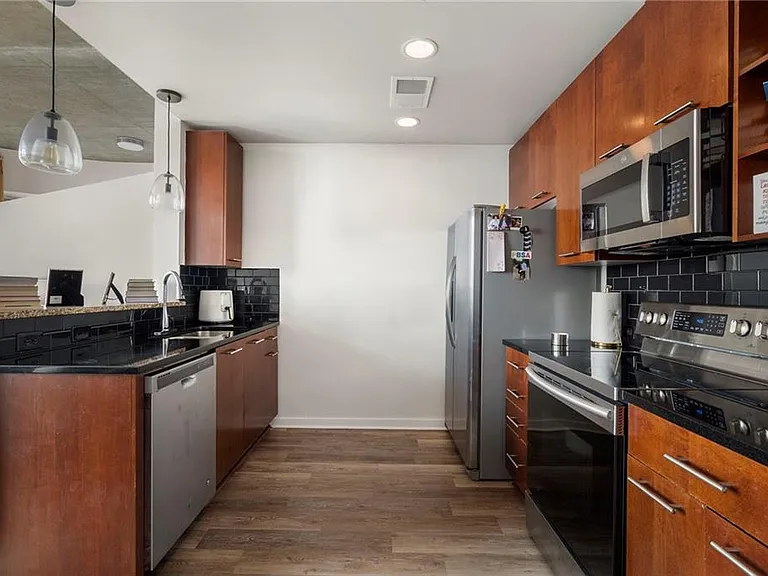 3324 Peachtree Rd NE #2208 — Photo 5