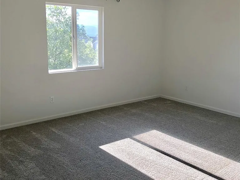 15310 Ridgefield Ln — Photo 16