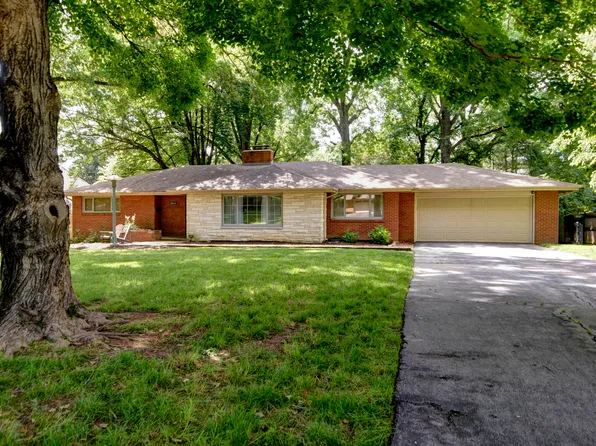 2860 E Crestview Street, Springfield, MO 65804