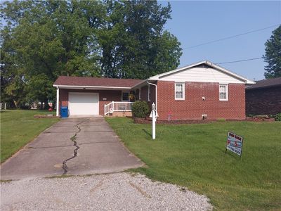 406 S Jackson St, Newton, IL, 62448