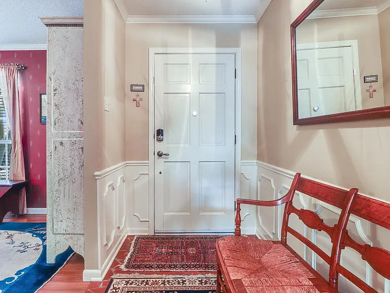 412 Woodvale Ave — Photo 4