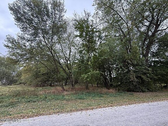 2nd image of 12504 La Fontaine Dr