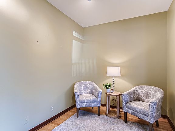 4th image of 525 Thomas Ave
