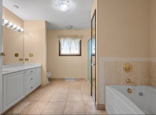 551 N Michigan St, Elmhurst, IL 60126