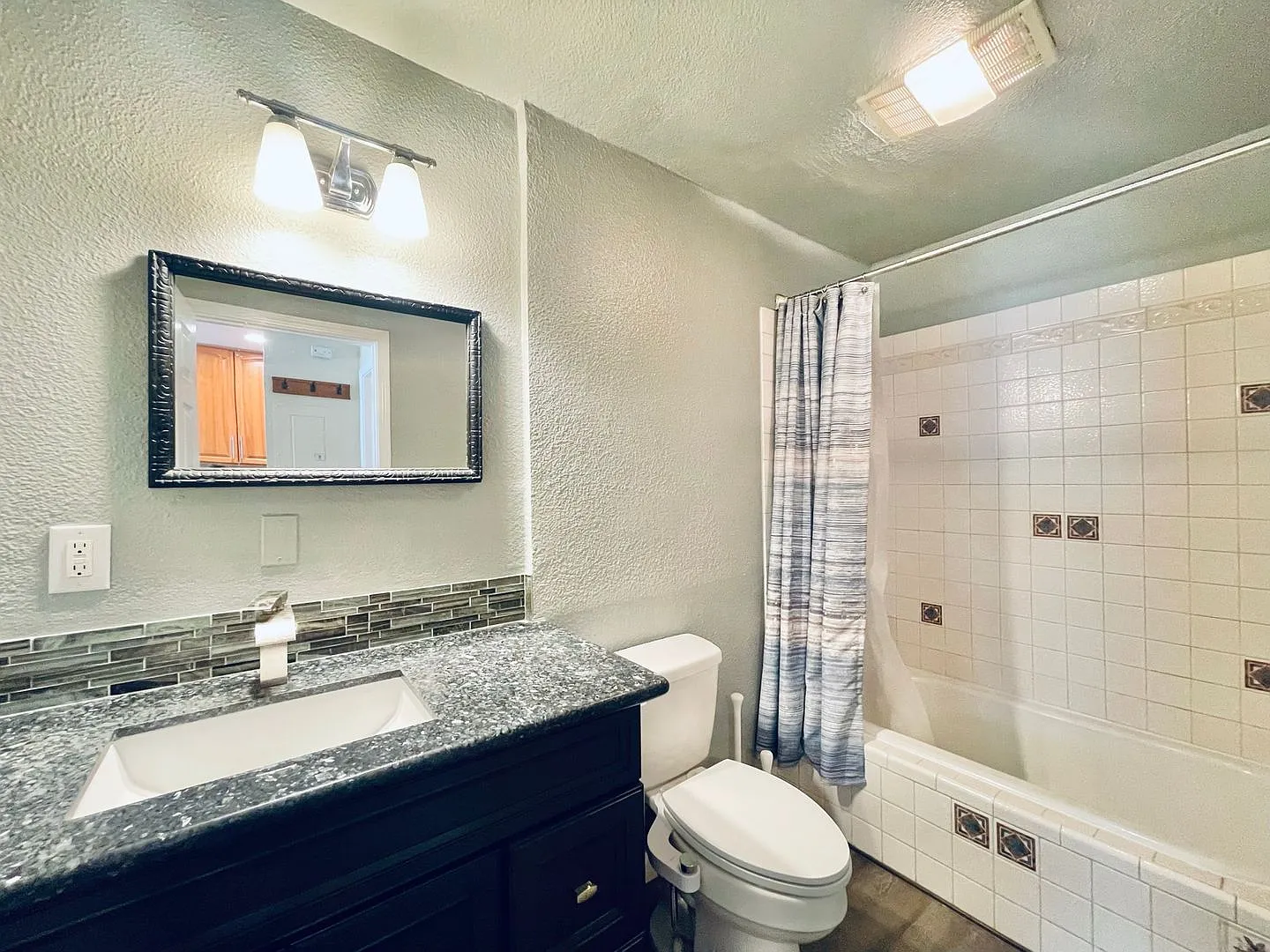 Charming 1bedroom Condo in CherryHill — Photo 4