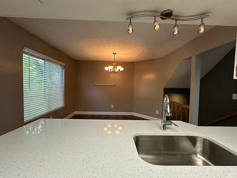 7043 Muirfield Dr — Photo 6