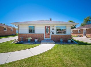 2435 W Carpenter Ave, Milwaukee, WI 53221