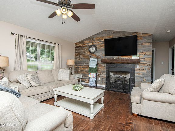 5th image of 4215 Wildwood Rd