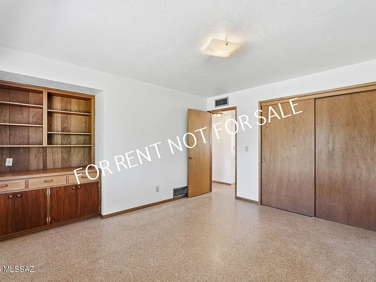 4565 E Quivira Dr — Photo 16