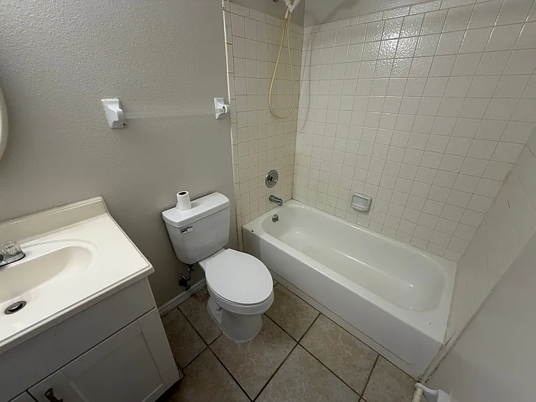 73 Olive Dr — Photo 10