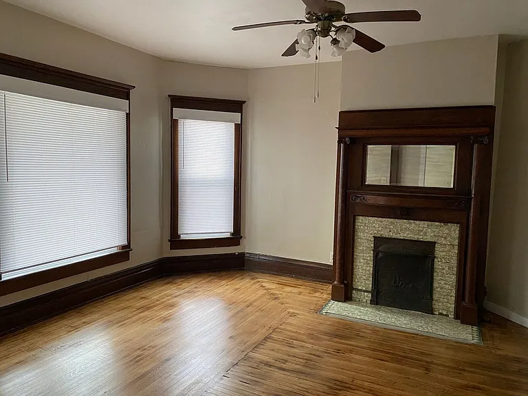 747 E Main St — Photo 14