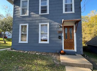 108 N High St, Galena, IL 61036