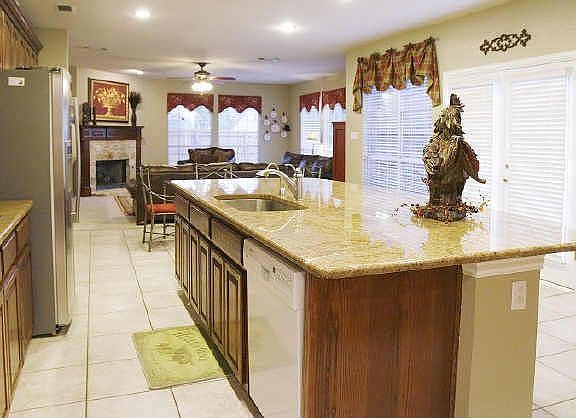 3rd image of 2117 Whitney Ln