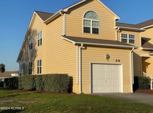 616 Settlers Ln, Kure Beach, NC 28449