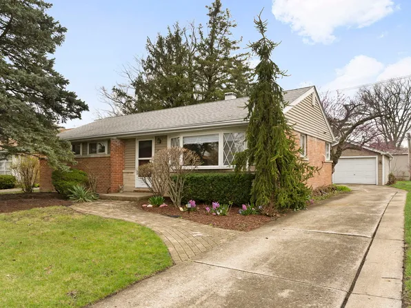413 N Highland Ave, Elmhurst, IL 60126