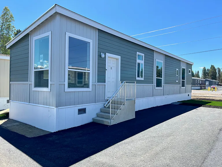 Unit could vary slightly with appliances and colors. Some pictures are virtually staged.