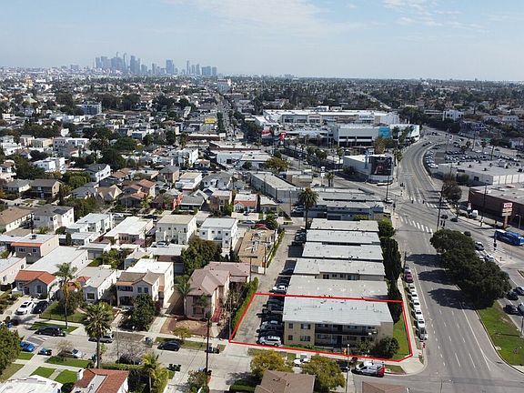 3rd image of 4777 San Vicente Blvd