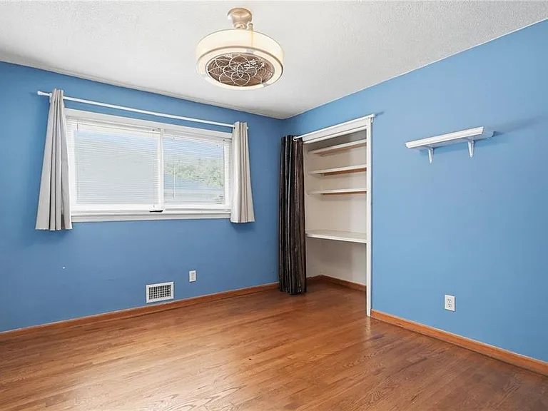1808 Sandy Plains Rd — Photo 12