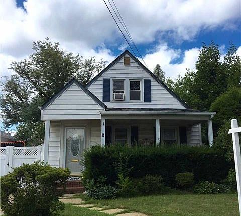 3rd image of 11 Emmett St