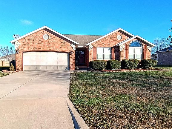 3rd image of 507 E Cedar Lane