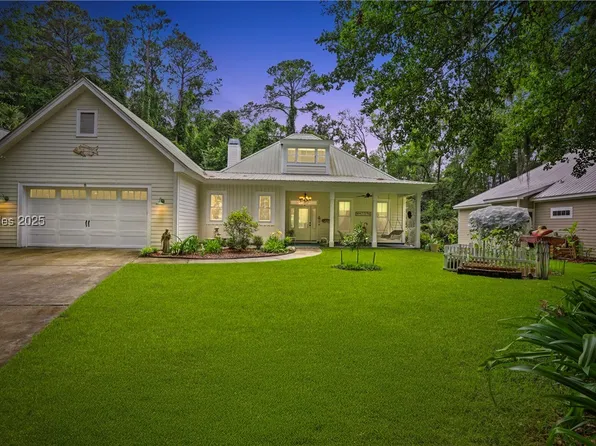 8 Oyster St, Bluffton, SC 29910