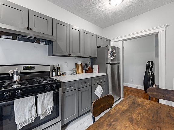 5th image of 189 Chestnut Hill Ave APT 11