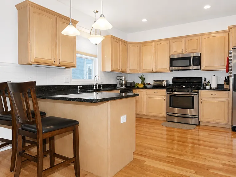 78 Durnell Ave — Photo 2