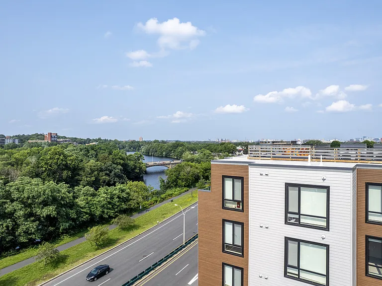 1550 on the Charles — Photo 29