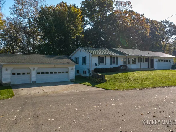 4293 Century Dr, Dorr, MI 49323