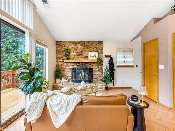 862 Strawberry Peak Rd, Twin Peaks, CA 92391