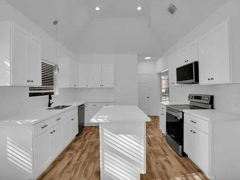 12411 Exbury Ct — Photo 17