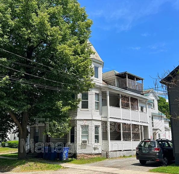 40 Intervale Ave #6 — Photo 1