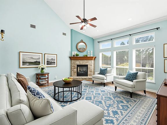 3rd image of 5608 English Oak Dr