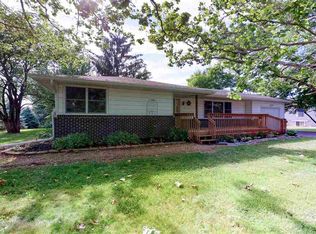 26 Carlton Dr, Mackinaw, IL 61755