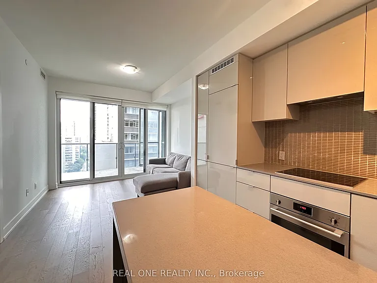 7 Grenville St #1606 — Photo 5