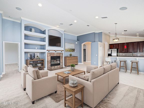 3rd image of 5860 ALAMOSA Circle