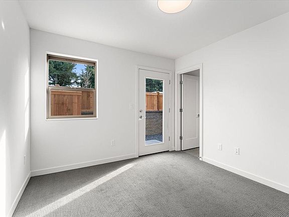 5th image of 18016 7th Ave NE #B
