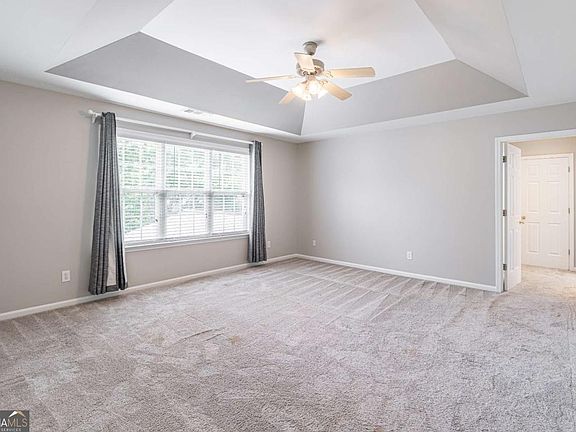 5th image of 230 Albrighton Ct