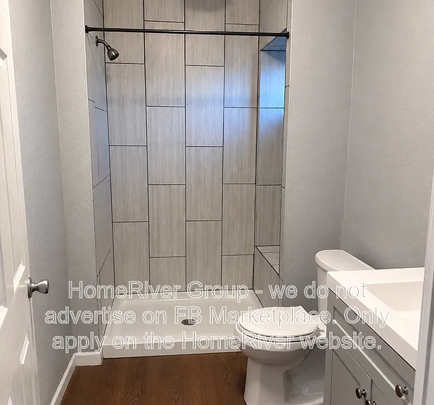 4106 NE 45th Ter #B — Photo 4