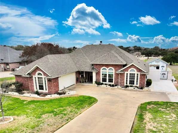 2205 Wills Way Dr, Granbury, TX 76049